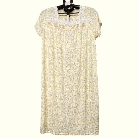 Laura Ashley - ‘Yellow Flowers’ nightgown. Very Soft. SZ: M,L,XL. NWT - Picture 2 of 6